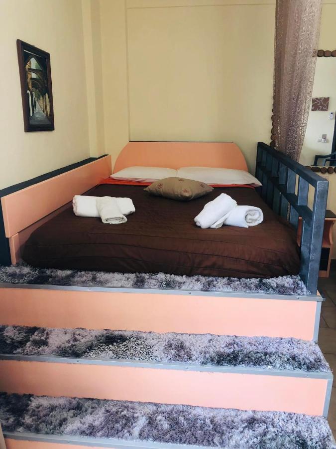 Takis Hotel Apartments Ialysós Eksteriør bilde