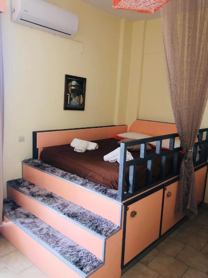 Takis Hotel Apartments Ialysós Eksteriør bilde