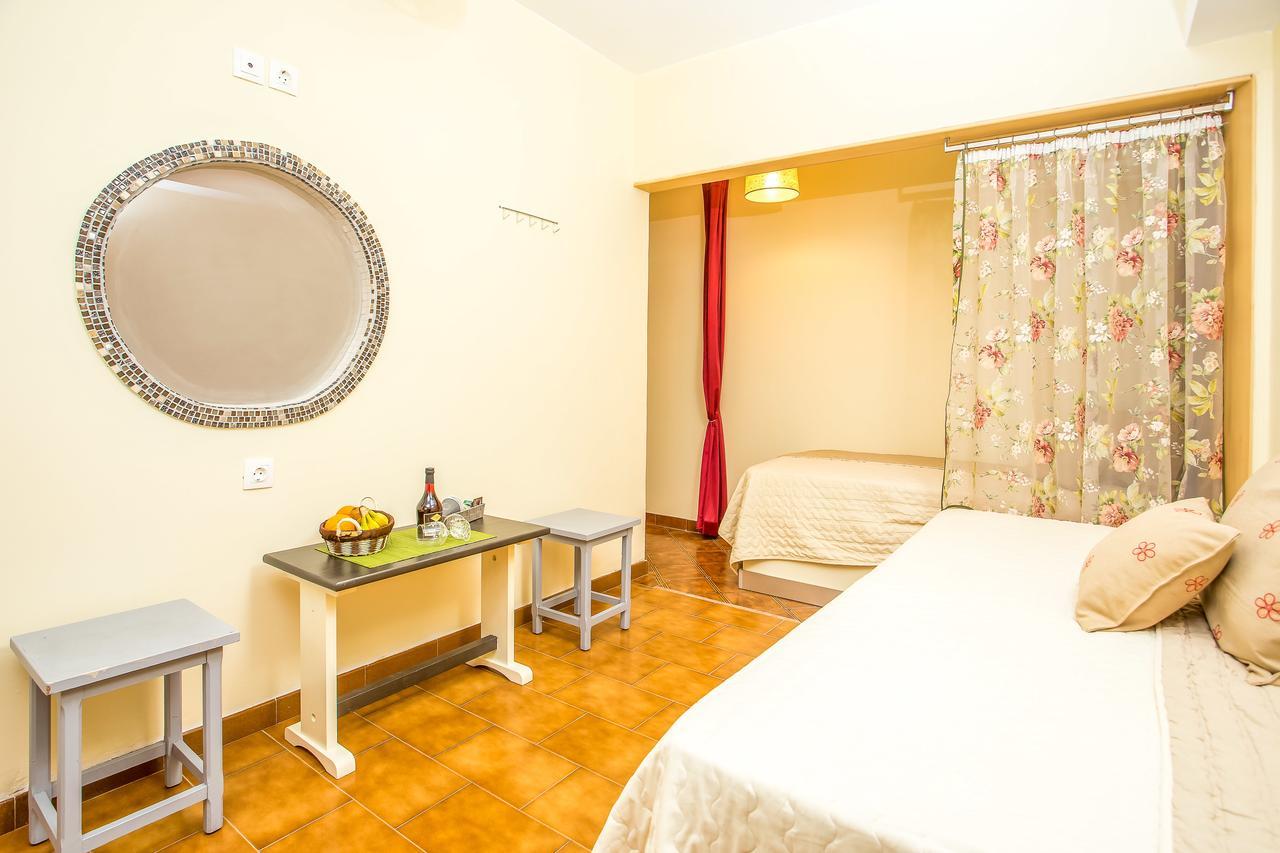 Takis Hotel Apartments Ialysós Eksteriør bilde