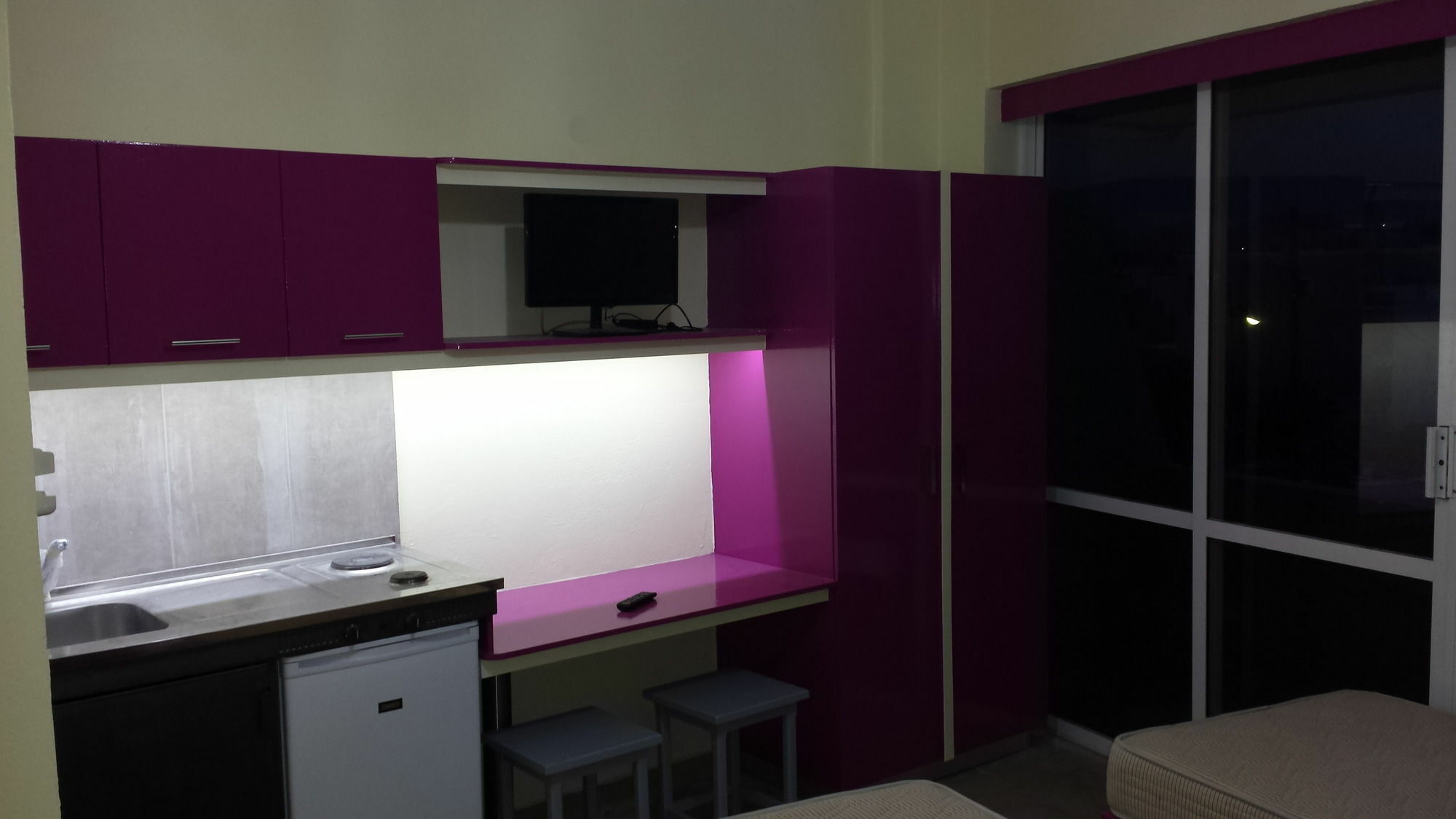 Takis Hotel Apartments Ialysós Eksteriør bilde