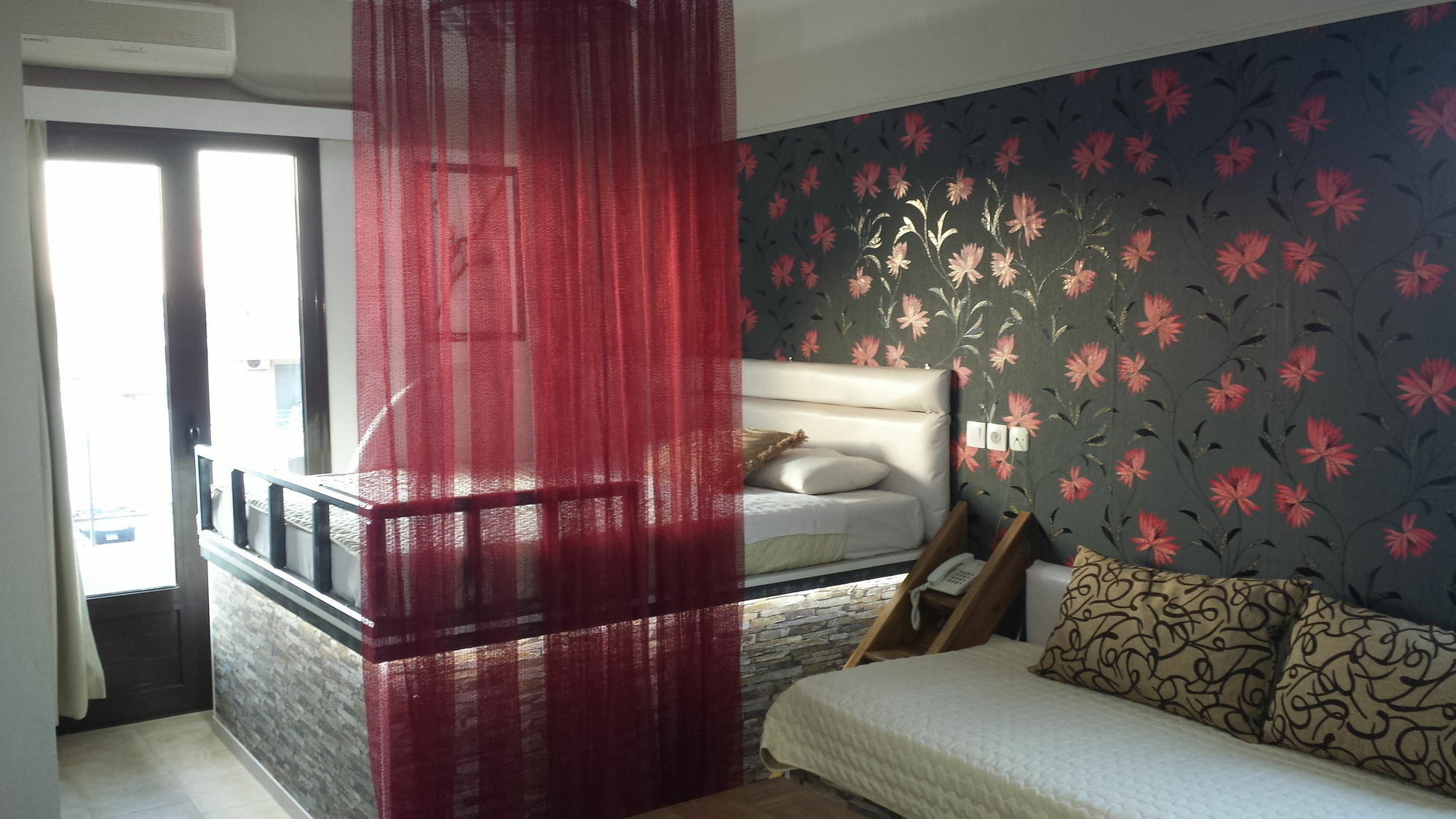 Takis Hotel Apartments Ialysós Eksteriør bilde